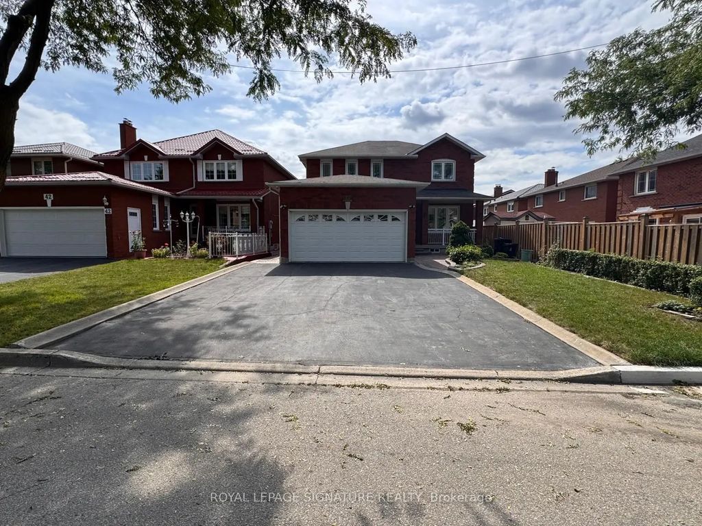 44 Bankview Circle, Toronto W10