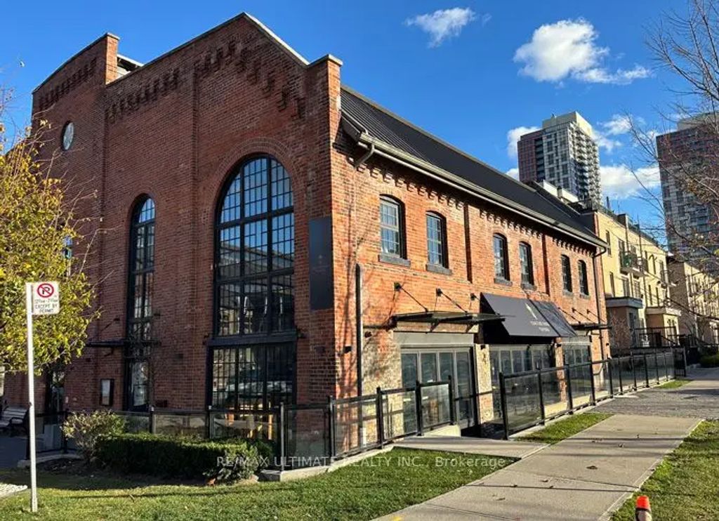 33 Powerhouse Street, Toronto W02