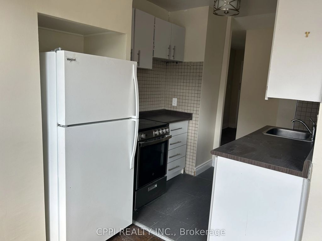 3 Hill Heights Road 202, Toronto W07