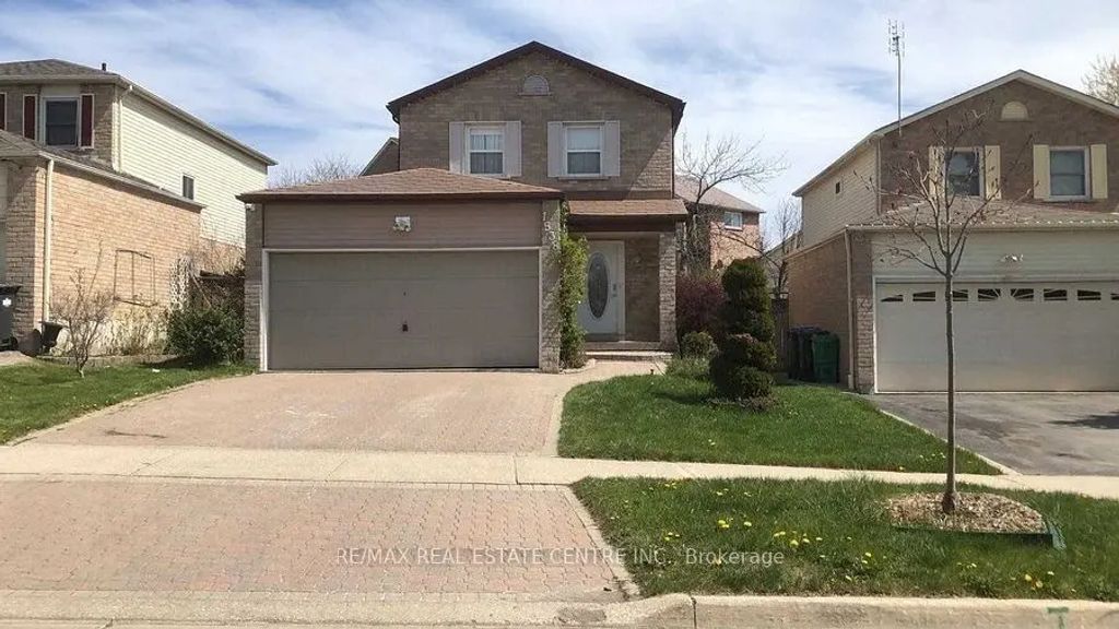 1538 Cuthbert Avenue, Mississauga