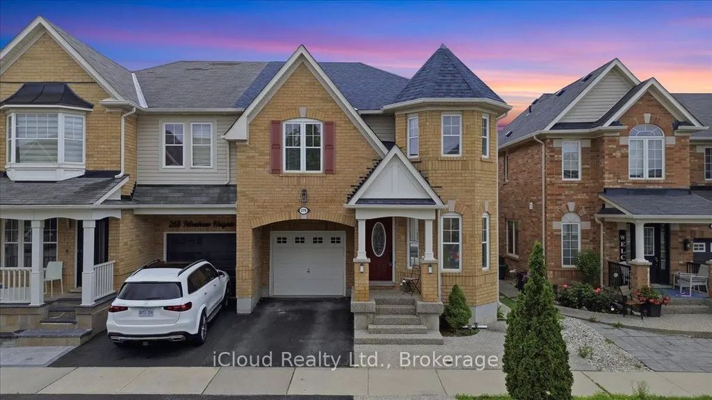 270 Whetham Heights, Milton
