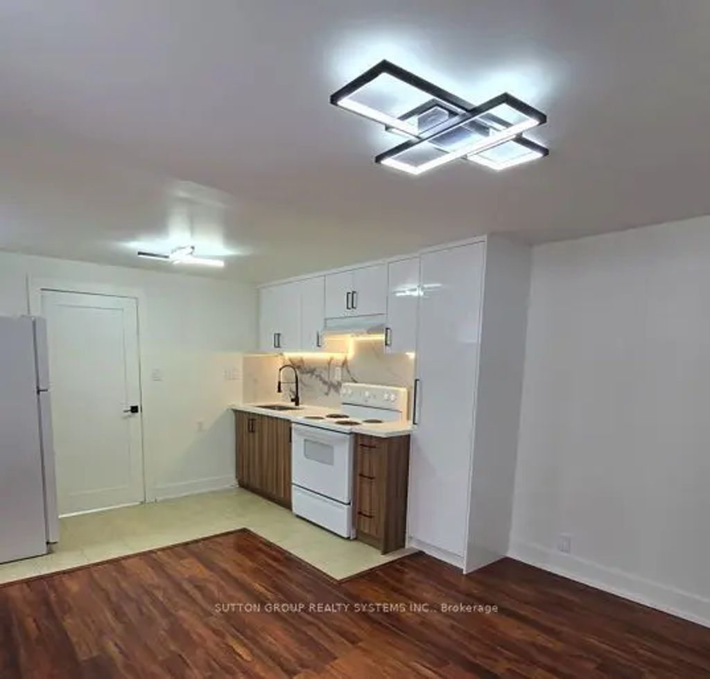 2886 Lake Shore Boulevard W 1, Toronto W06