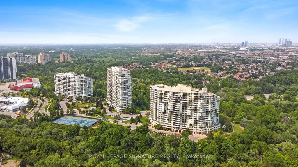 3 Rowntree Road 407, Toronto W10