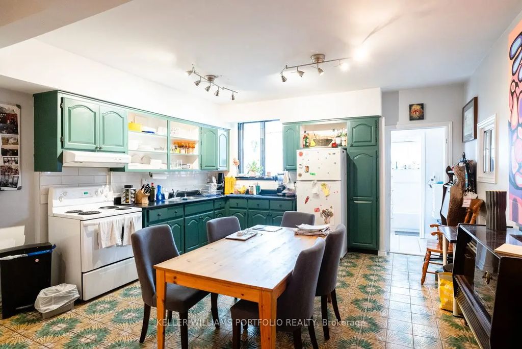 184 Franklin Avenue Main Fl, Toronto W02
