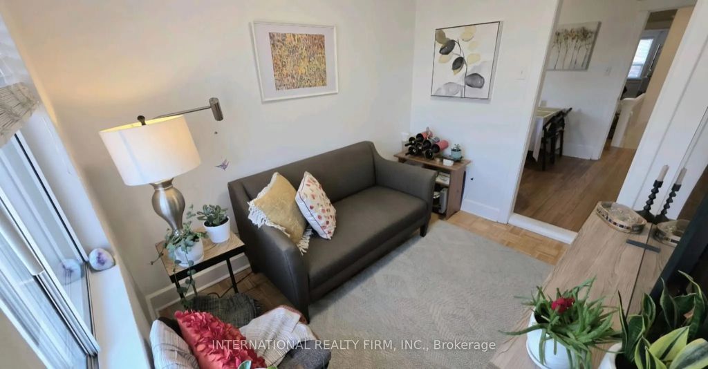 75 Auburn Avenue 2, Toronto W03