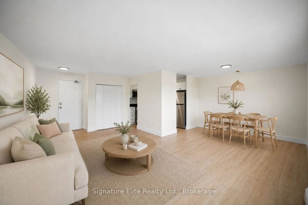 10 Fontenay Court 407, Toronto W08