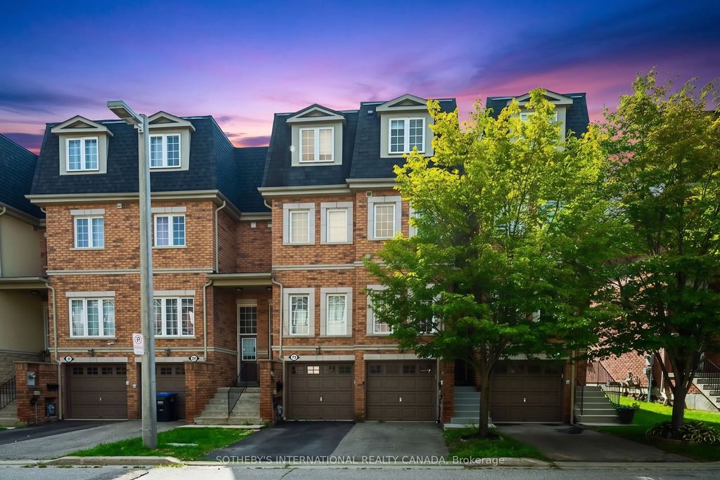 435 Hensall Circle 44, Mississauga