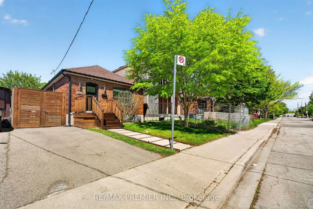 154 Fifth Street, Toronto W06