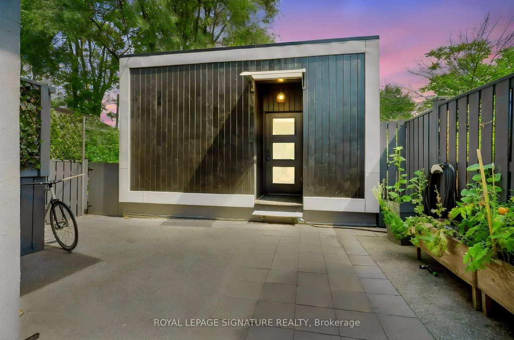 9 Parker Avenue Rear, Toronto W07