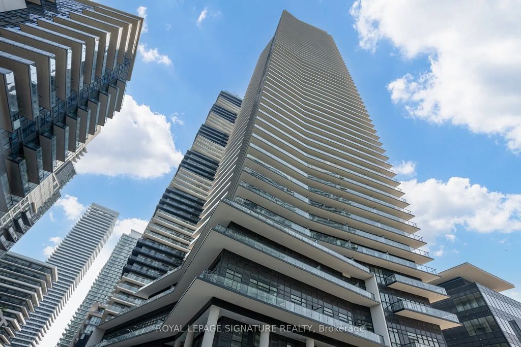 38 Annie Craig Drive 4210, Toronto W06