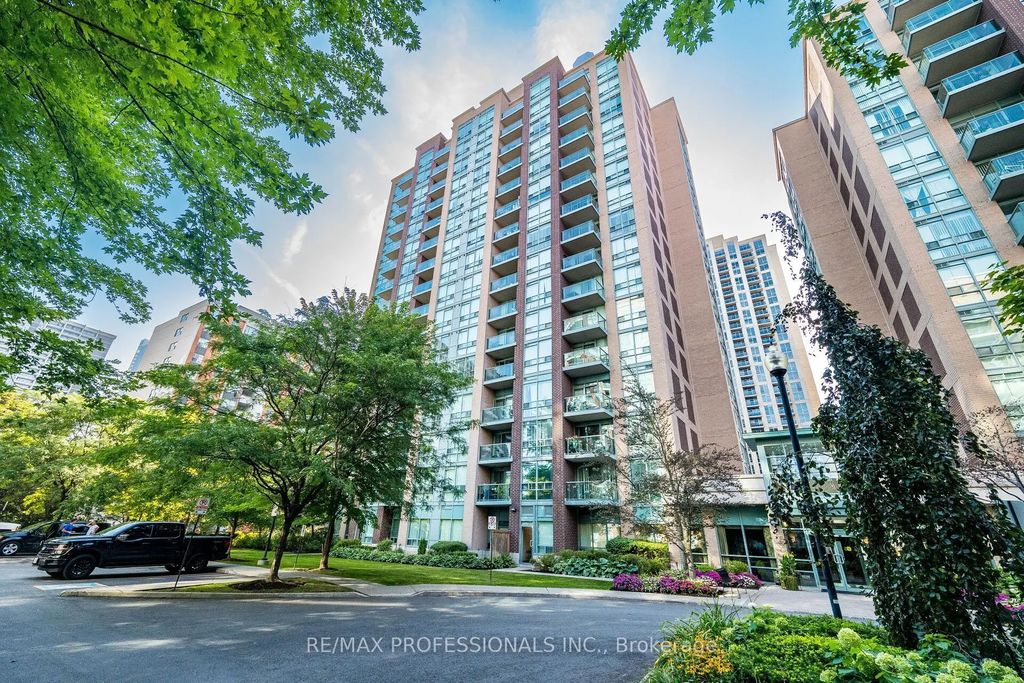 7 Michael Power Place 101, Toronto W08