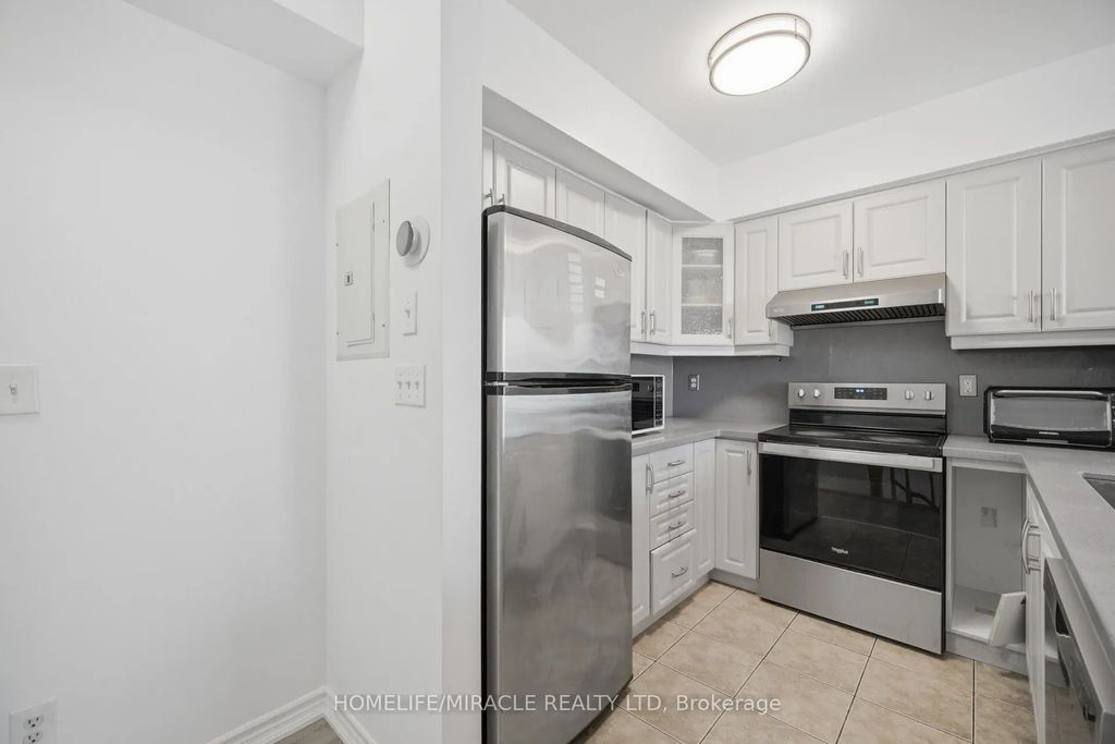 3049 Finch Avenue W 2002, Toronto W05