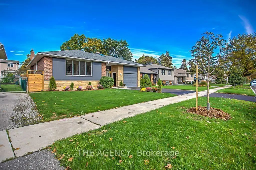 14 Wareside Road Main, Toronto W08