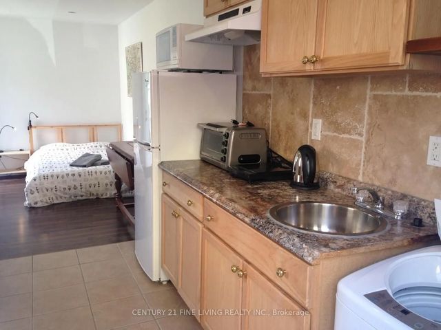 400 Nairn Avenue (grdn), Toronto W03