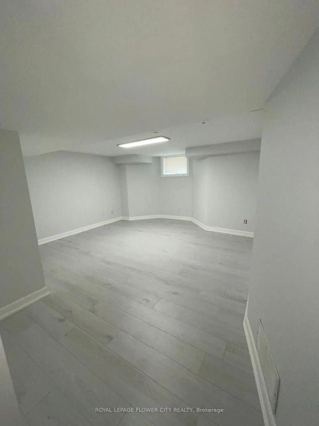 18 N Reuben Avenue Lwr Lvl, Toronto W05
