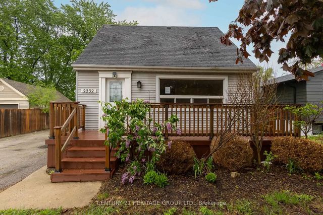 2232 Queensway Drive, Burlington