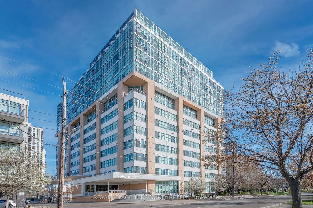 2 Fieldway Road 707, Toronto W08