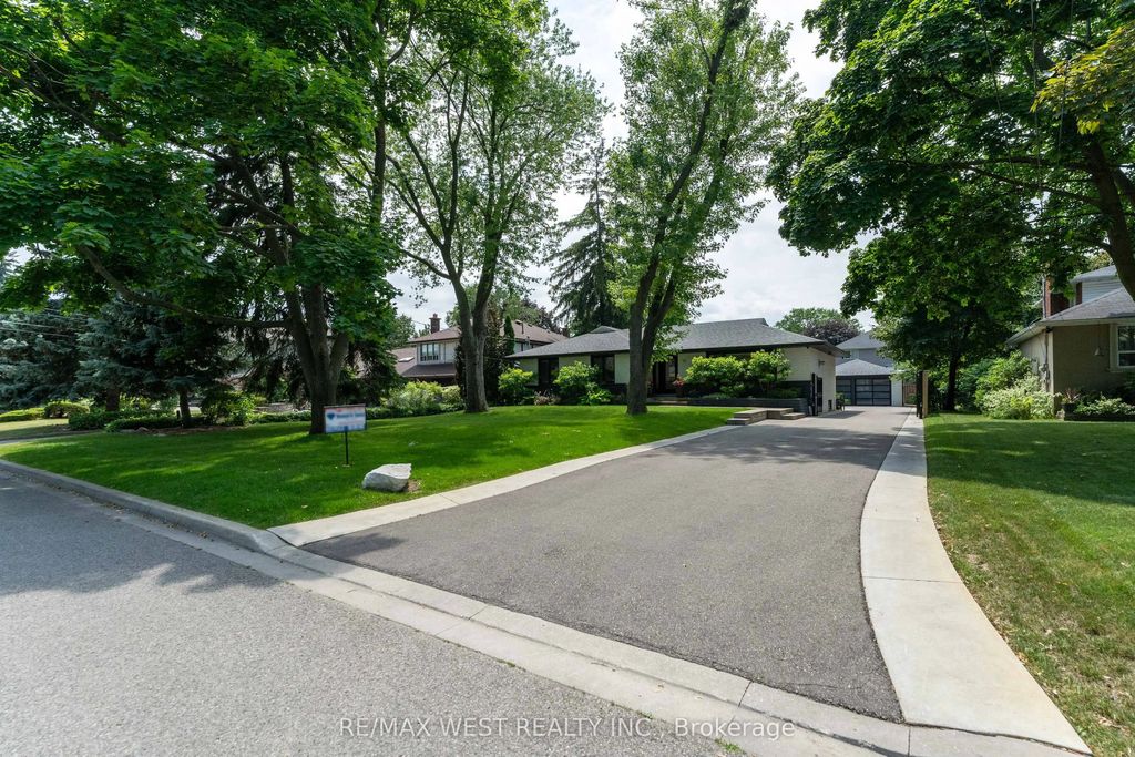 92 Warwood Road, Toronto W08