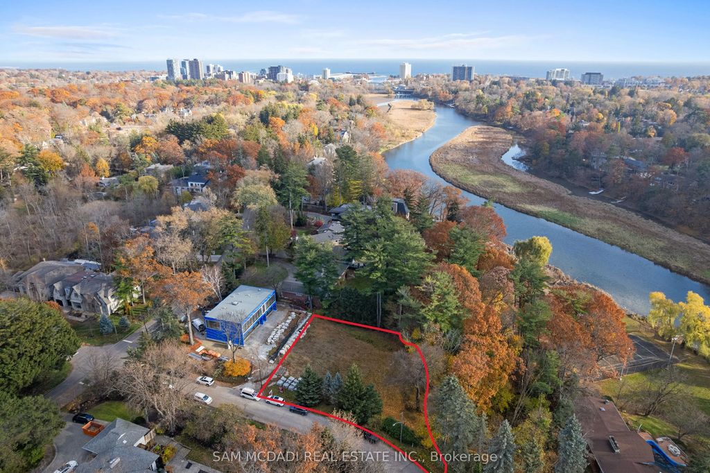 1470 Pinetree Crescent, Mississauga