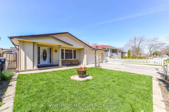 571 Silver Creek Boulevard, Mississauga