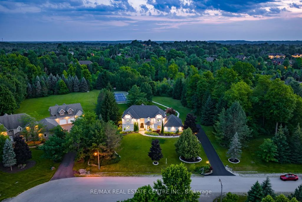 11135 Menzies Court, Milton