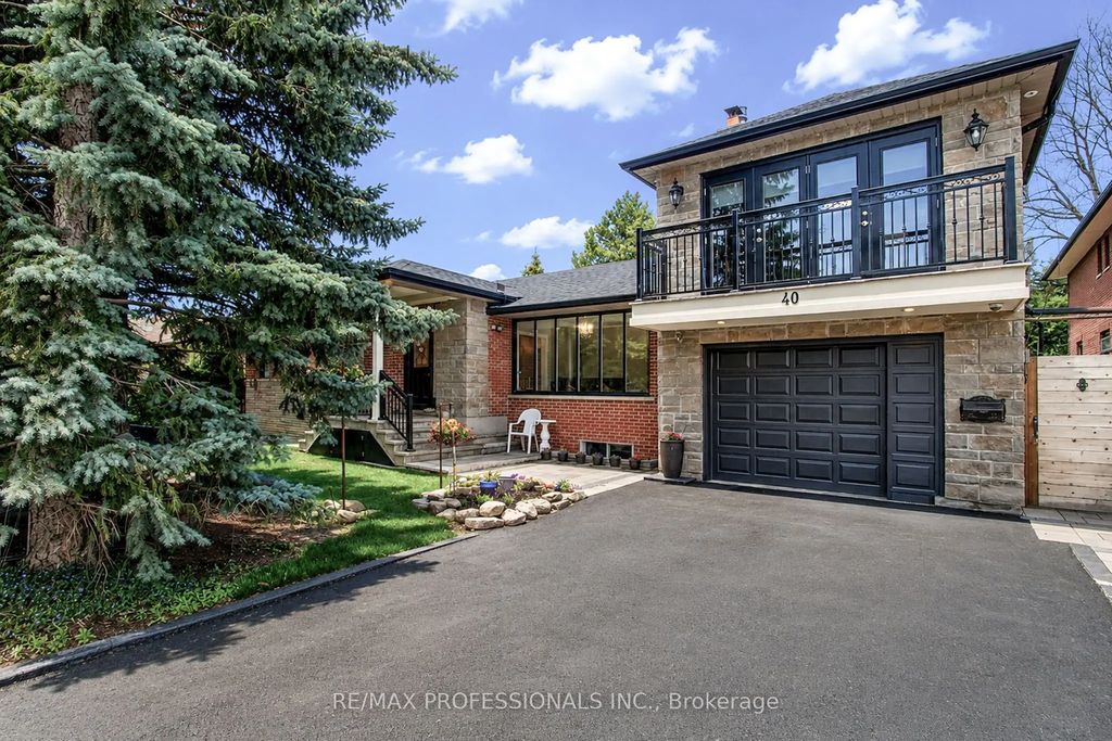 40 Cowley Avenue, Toronto W08