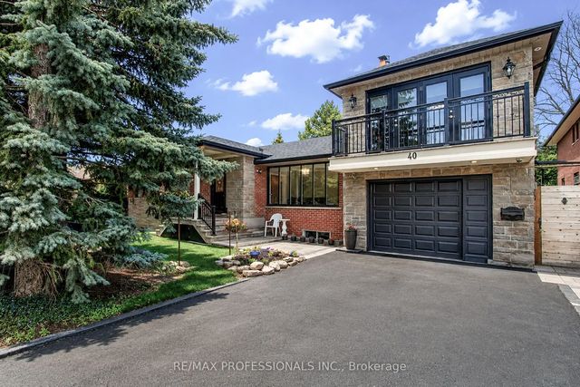 40 Cowley Avenue, Toronto W08