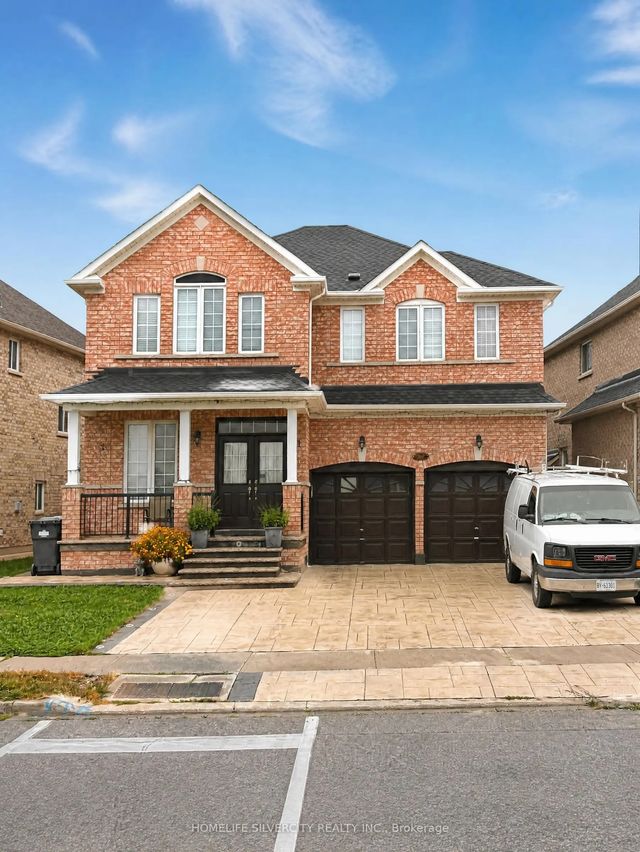 102 Earlsbridge Boulevard, Brampton