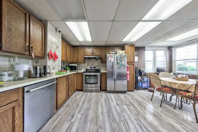 13 Teston Boulevard, Toronto W03