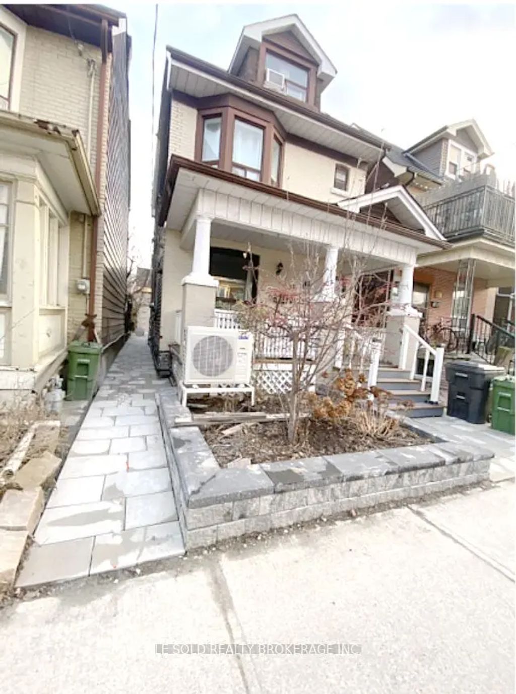 81 Hallam Street Room 201, Toronto W02