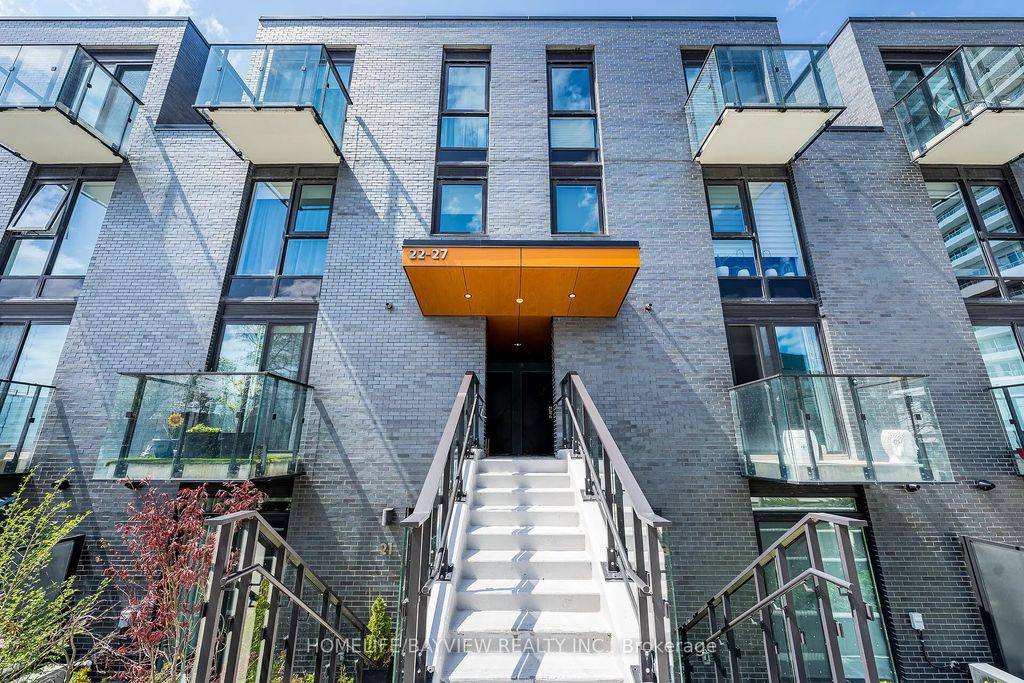 10 Brin Drive 24, Toronto W08
