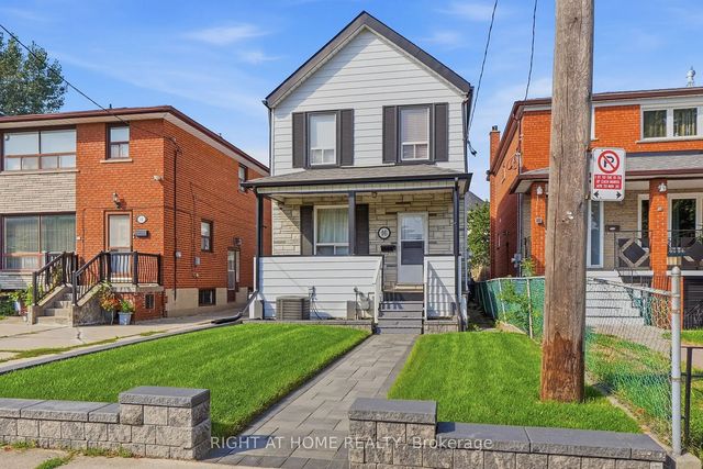 16 Greendale Avenue, Toronto W03