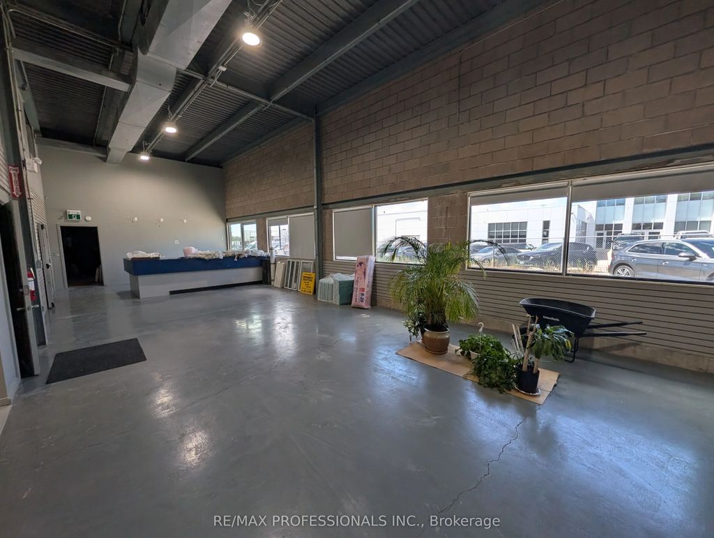 1571 The Queensway Avenue D, Toronto W08