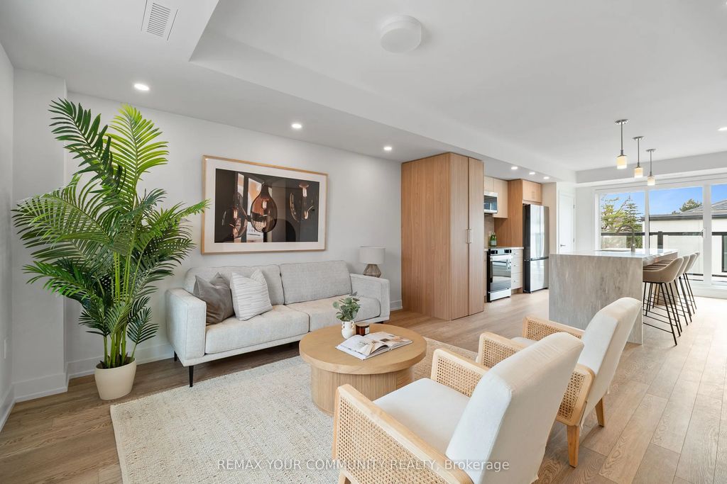 34 Poplar Avenue 3, Toronto W08