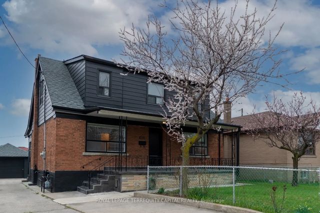 1010 Caledonia Road Upper, Toronto W04