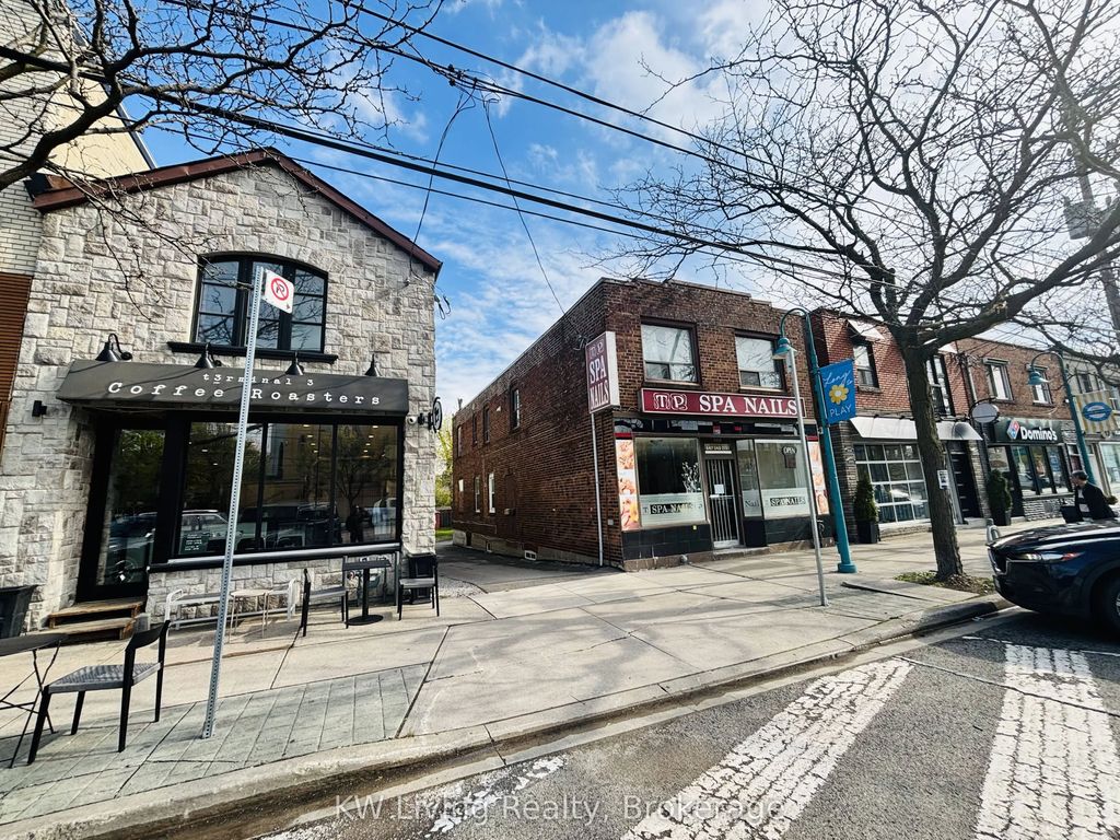 3339 Lake Shore Boulevard W, Toronto W06