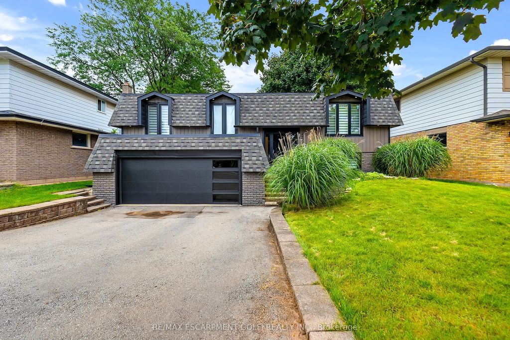 4236 Longmoor Drive, Burlington