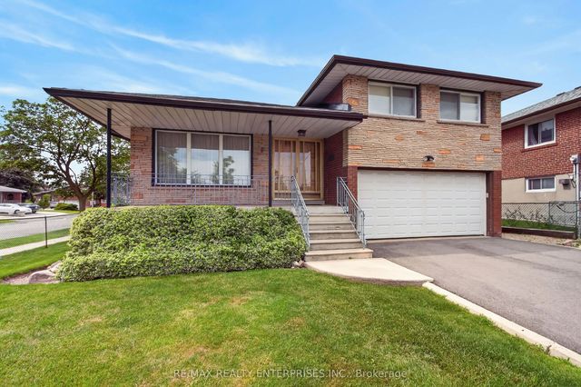 3 Slane Court, Toronto W10