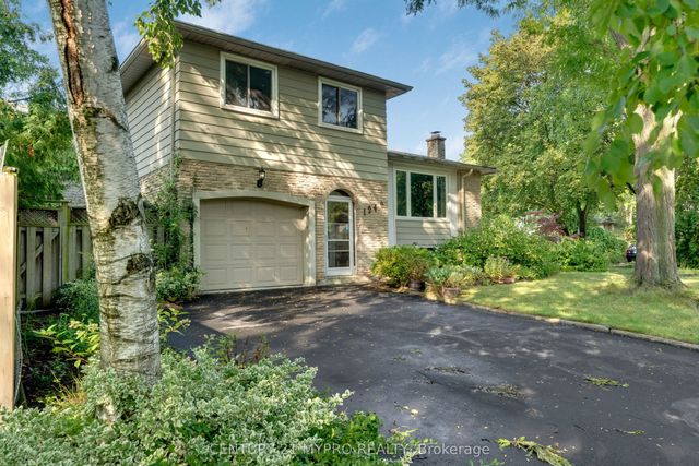 1242 Richards Crescent, Oakville