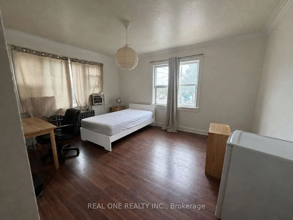 3287 Lake Shore Boulevard W Room2, Toronto W06