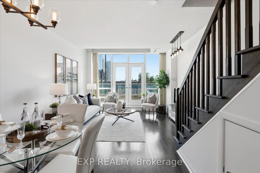 3391 Bloor Street W 221, Toronto W08