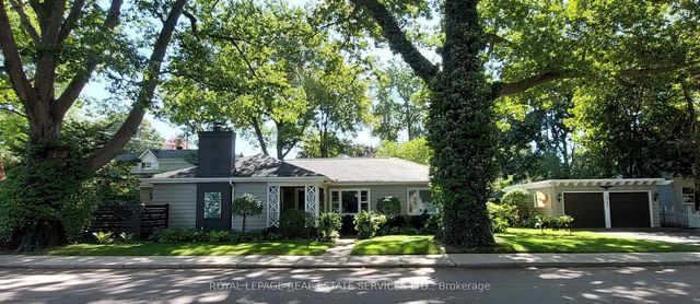 344 Maple Avenue, Oakville