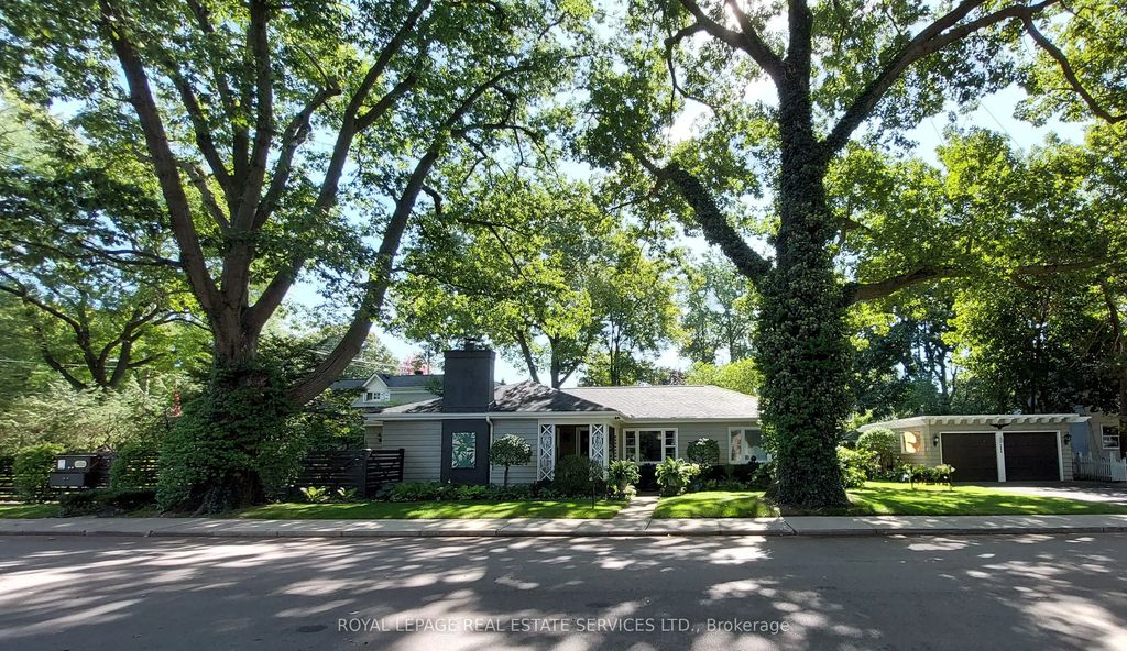 344 Maple Avenue, Oakville
