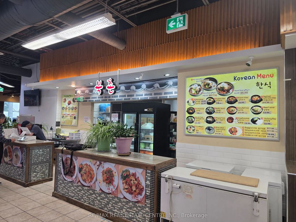 333 Dundas Street E, Mississauga