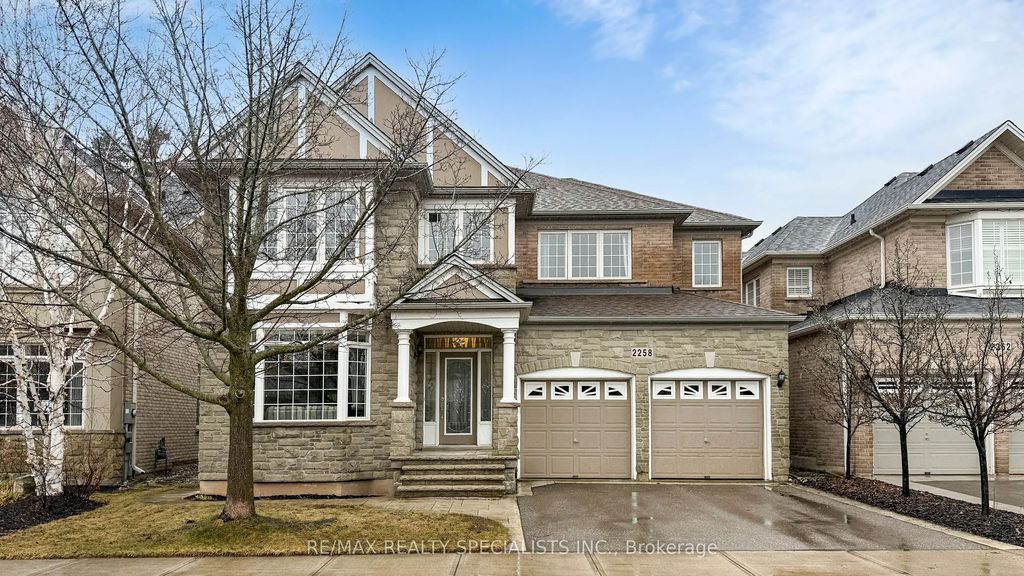 2258 Rochester Circle, Oakville
