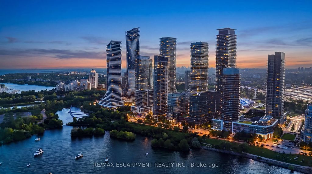 38 Annie Craig Drive 3906, Toronto W06