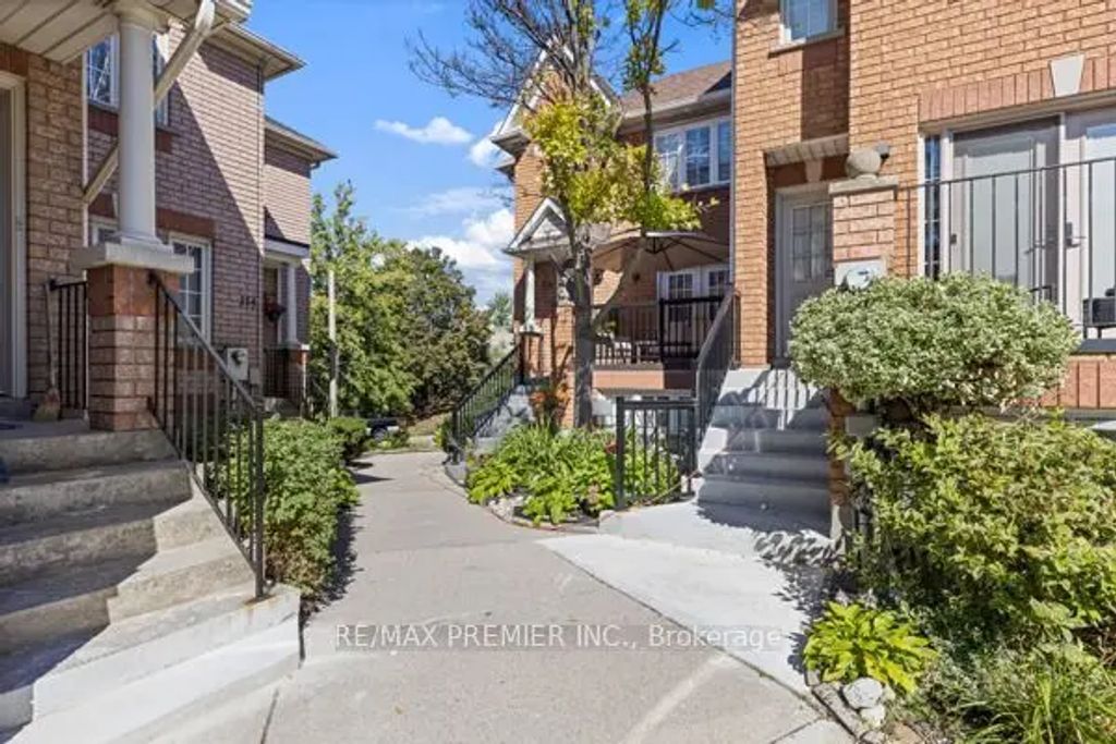 116 Rory Road 8, Toronto W04