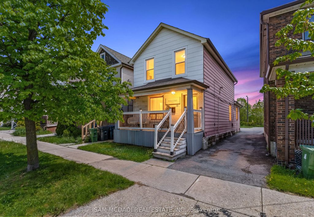 19 Toffee Court, Toronto W06