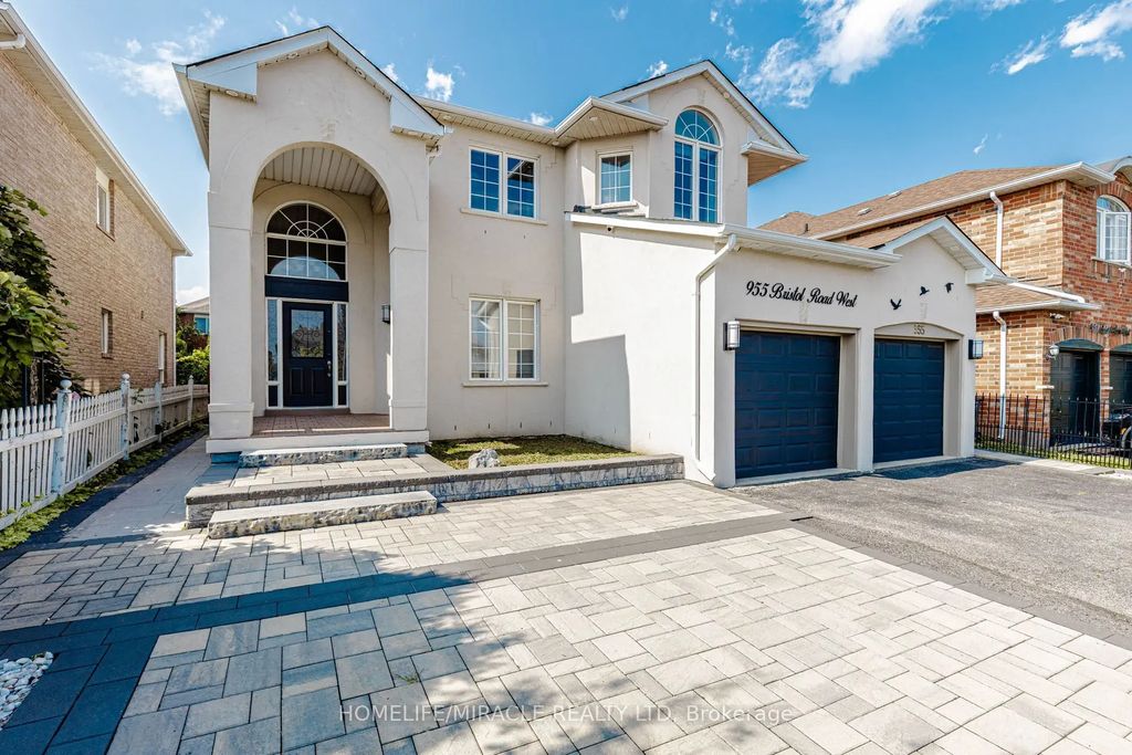 955 Bristol Road W, Mississauga