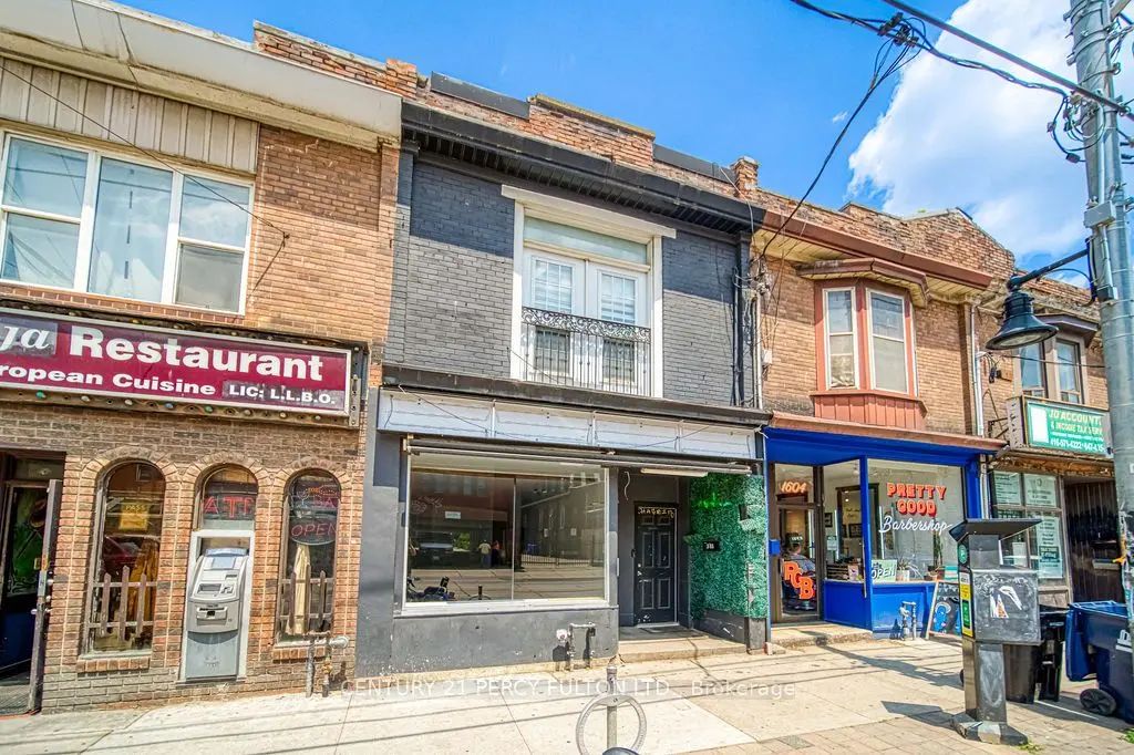 1606 Queen Street W, Toronto W01